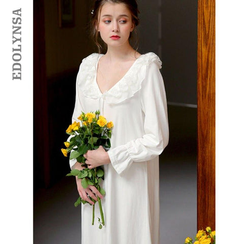 2019 Spring Vintage Sleepwear Women Night Wear Home Dress Lace Ruffled Sweetheart Neck Long Sleeve White Cotton Nightgown T414