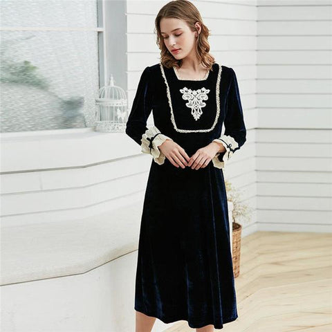 Vintage Navy Blue Velvet Nightgown Women Autumn Winter Sleepwear Elegant Embroidery U-Neck High Waist Home Wear Night Dress T373