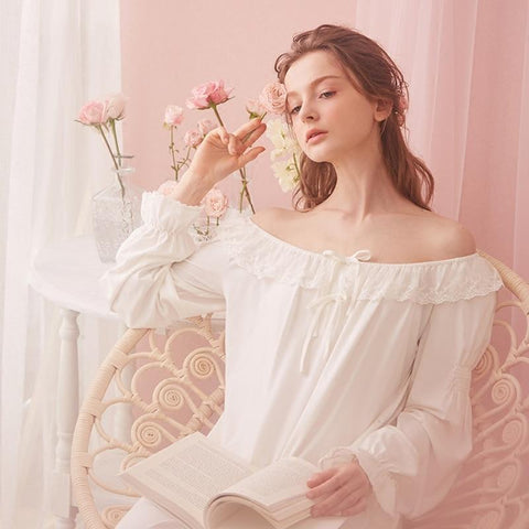 Free Shipping 2016 New Autumn Princess Style Nightdress Lace Vintage Pijamas Women's Long Nightgown Pink and White Nightshirt
