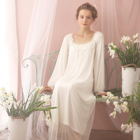 Free Shipping 2017 New Autumn Two layers Princess Nightdress Vintage Pijamas Women's Long Nightgown Pink and White Nightshirt