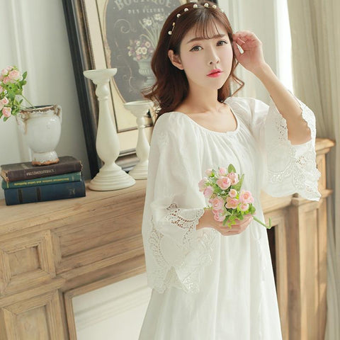Free Shipping 2017 New Autumn Princess Style Women's Vintage Long Nightgown White Sleepwear Cotton Lace Pijamas Soft Home Cloth