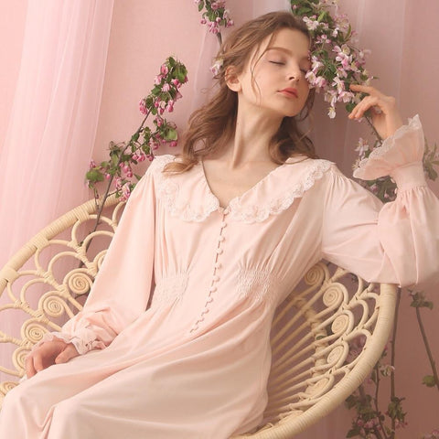 Free Shipping 2017 New Autumn Women's Long Vintage Pijamas Pink and White Nightshirt Lace Royal Sleepwear Princess Nightgown