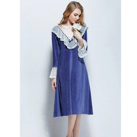Blue Velvet Nightgown Elegant Warm Winter Velours Sleepwear Women Home Wear Sleep Shirts Vintage Lace Ruffle Night Dress T381
