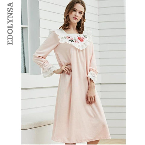 Victorian Style Pink Long Cotton Nightgown Women Sleepwear Autumn Winter Home Wear Vintage Embroidery Ruffle Night Dress T376