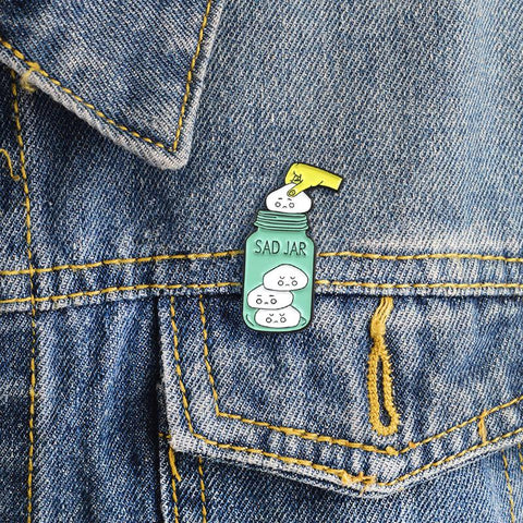 XEDZ New trend cute medicine bottle brooch bottled cotton ball fashion personality creative full backpack coat pin badge