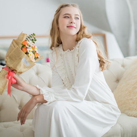 Free Shipping 2016 New Autumn Princess Nightdress Women's White Pijamas Long Nightgowns Vintage Sweet Lace Sleepwear