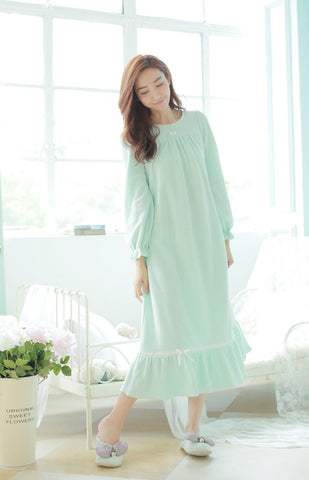 Free Shipping 2015 New Winter Princess Fleece Women's Long Nightgown Pink and Green Sleepwear Vintage Pyjamas roupao feminino